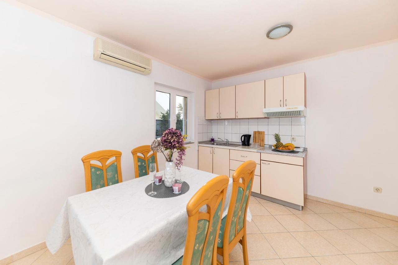 Apartments Seaside Бибине Екстериор снимка