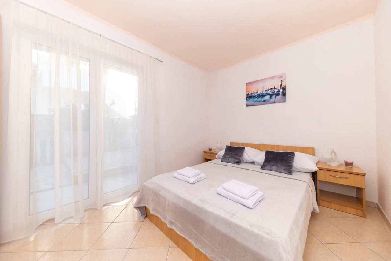 Apartments Seaside Бибине Екстериор снимка