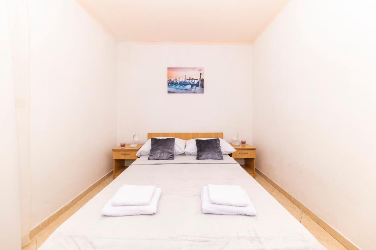 Apartments Seaside Бибине Екстериор снимка