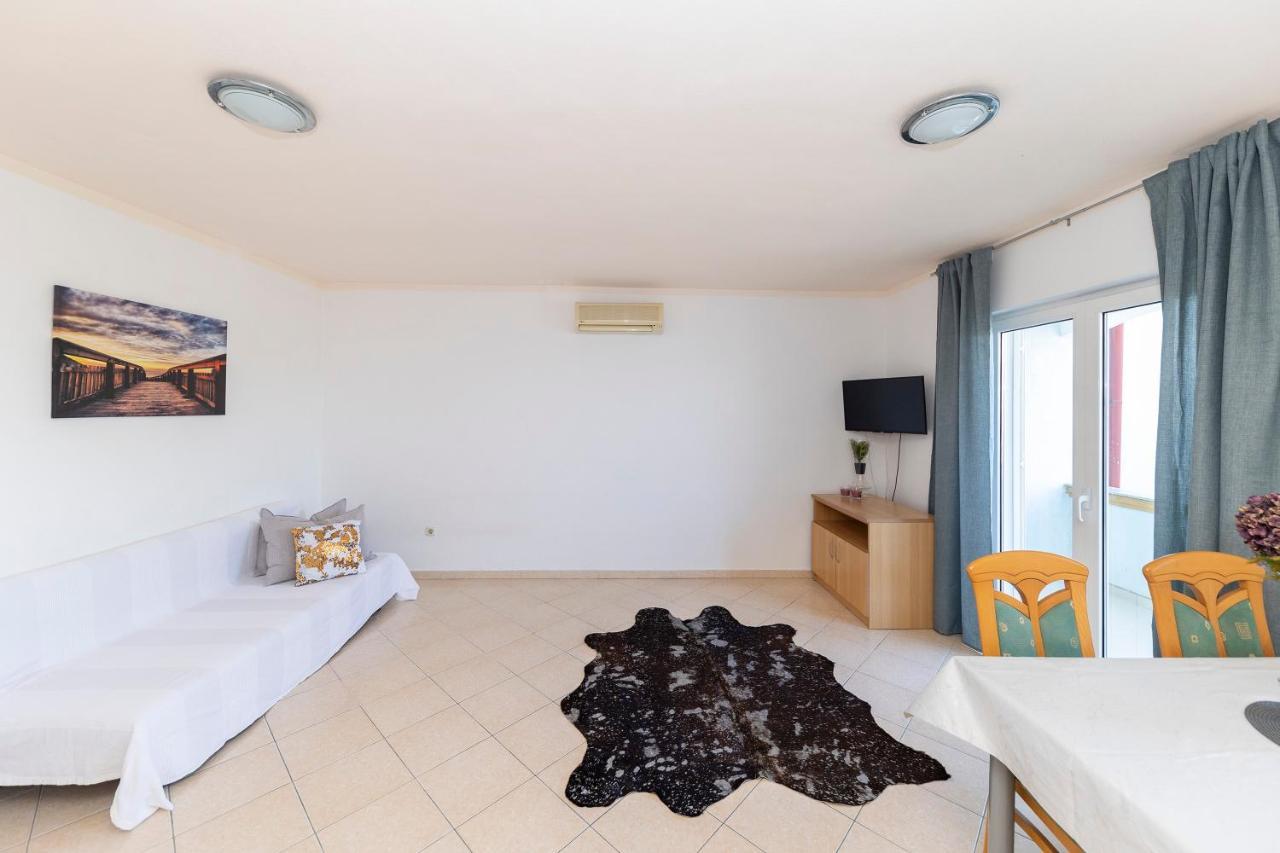 Apartments Seaside Бибине Екстериор снимка