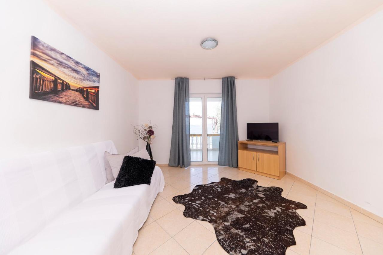 Apartments Seaside Бибине Екстериор снимка